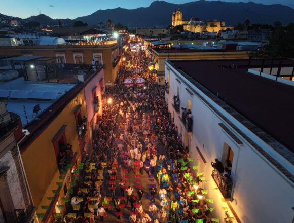 Algarabía, música, danza y tradición inundan las calles del Centro Histórico durante la primera Calenda de las Culturas
