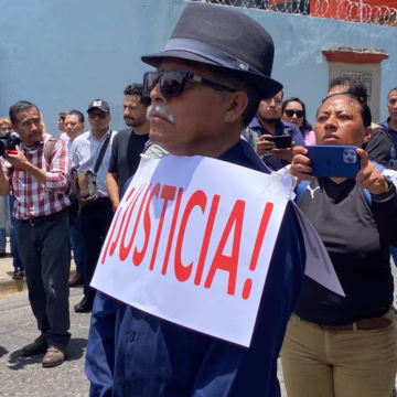 Entre aplausos, lágrimas e indignación, el gremio periodístico despide a Alejandro Leyva y exige romper el ciclo de impunidad