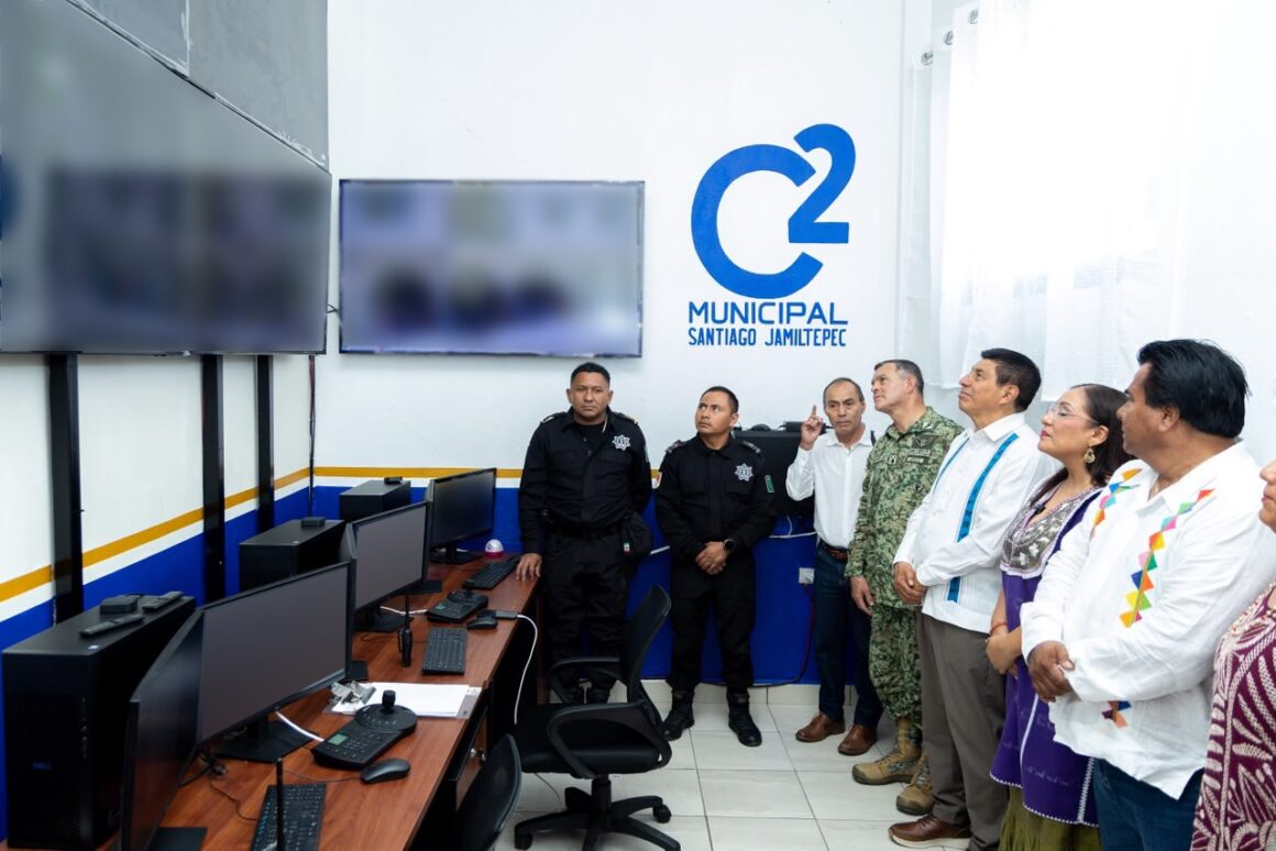 Con nuevo C2 en Santiago Jamiltepec, garantiza Salomón Jara mayor seguridad para el pueblo