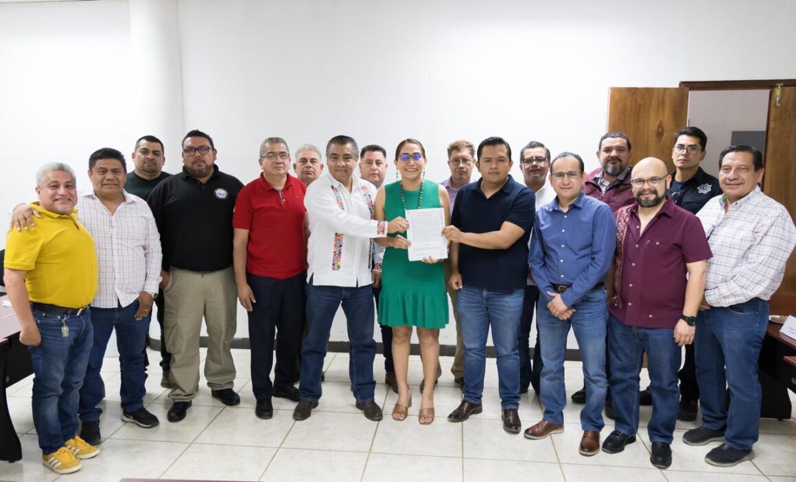 b8e98f9d-8deb-4bb1-9ff0-a97cf994f503 Con diálogo avanza reordenamiento del transporte público en el Centro Histórico de Oaxaca