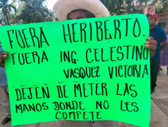 FB_IMG_1785962419163 Habitantes de San Pedro Amuzgos protestan por el presunto intento de apropiación de tierras de uso común.