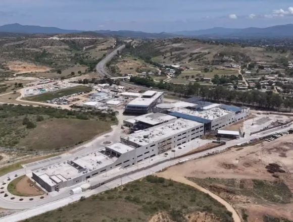Hospitales nuevos, viejos problemas