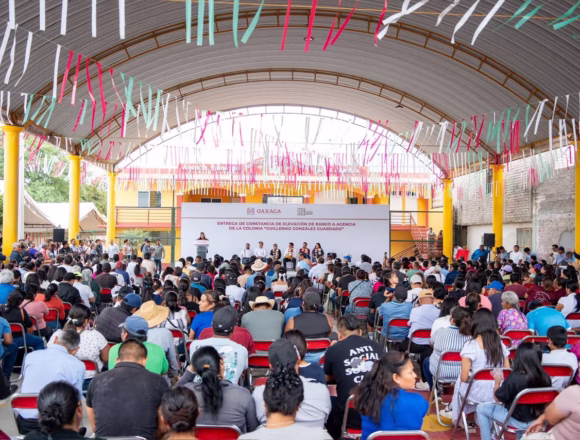 Entrega Salomón Jara constancia de reconocimiento a la nueva agencia municipal Guillermo González Guardado