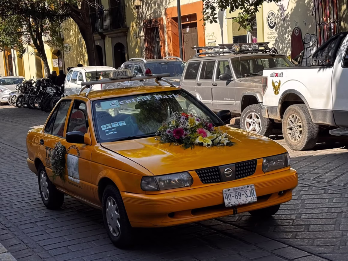 IMG-20260812-WA0009 Entre inseguridad, desconfianza y altos costos, taxistas celebran su día en Oaxaca.