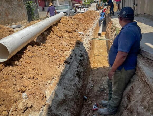 Mejorará Ceabien red distribuidora de agua potable en colonia Lomas del Puerto de Puerto Escondido