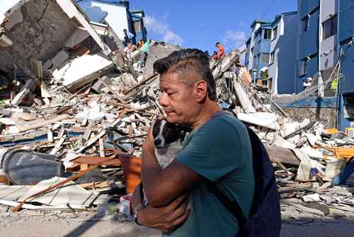 COLOMBIA Terremoto de 7.4 sacude Colombia: decenas de muertos, desaparecidos y graves daños en varias regiones