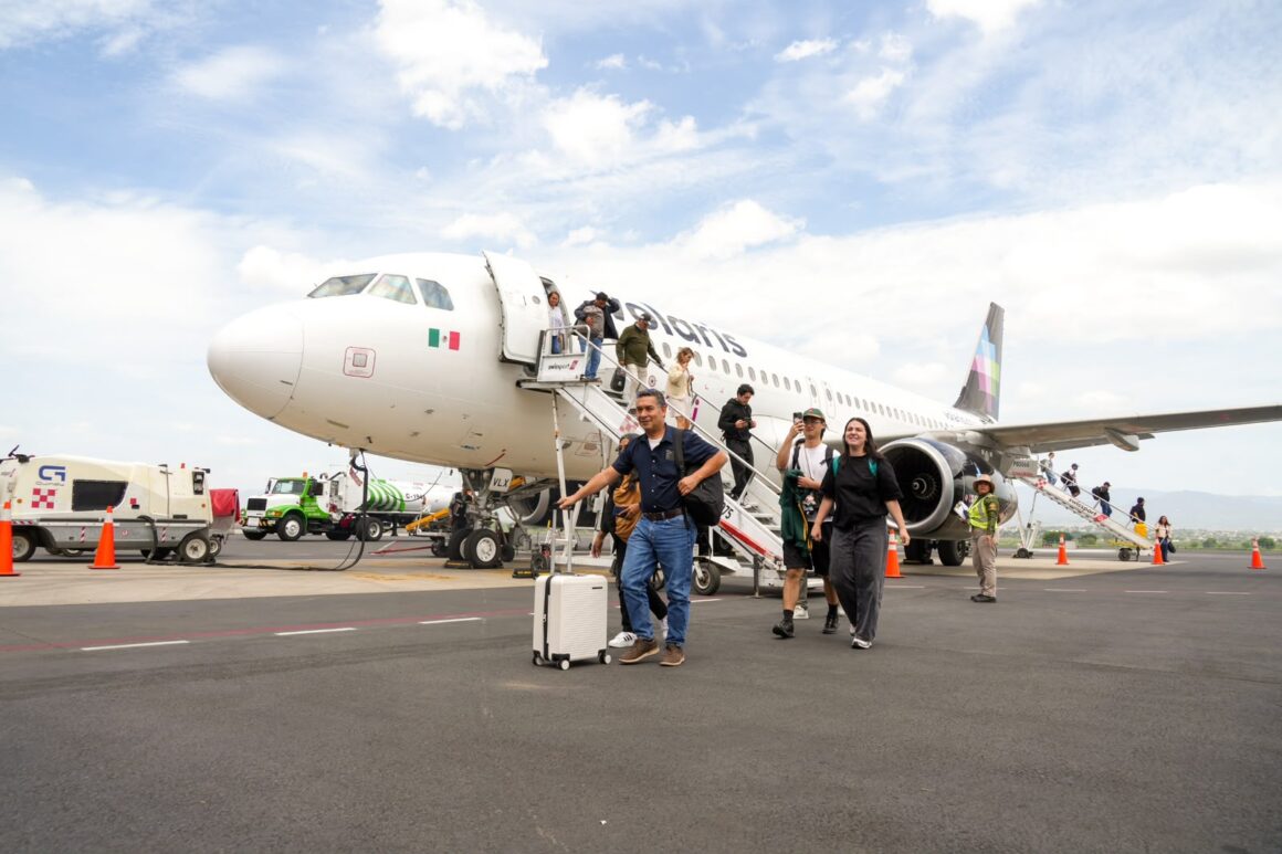 ba67ef3b-7067-446a-b58a-4ec5374ce7e7 Se movilizan 2.15 millones de personas en aeropuertos de Oaxaca de enero a julio: Sectur