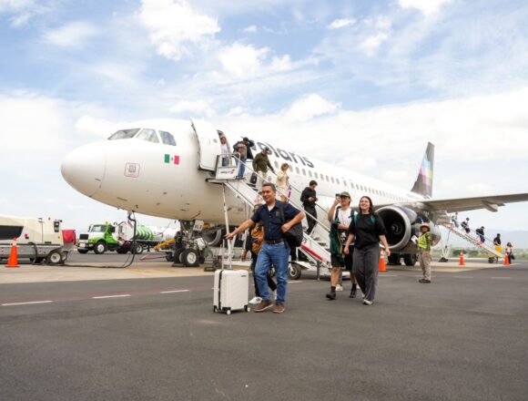 Se movilizan 2.15 millones de personas en aeropuertos de Oaxaca de enero a julio: Sectur
