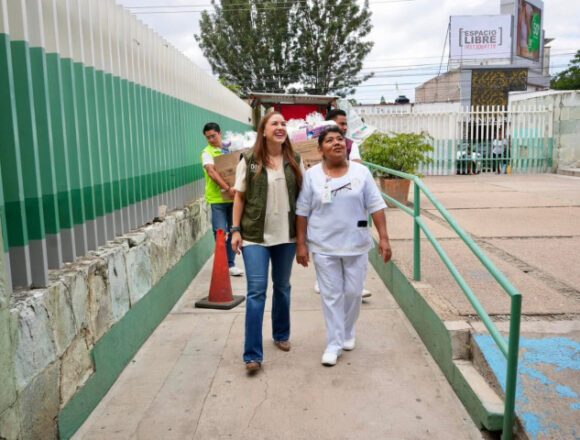 img-9YueIS DIF Municipal de Oaxaca de Juárez entrega kits de maternidad en el Hospital Aurelio Valdivieso