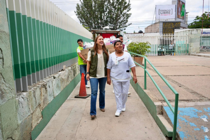 img-9YueIS DIF Municipal de Oaxaca de Juárez entrega kits de maternidad en el Hospital Aurelio Valdivieso