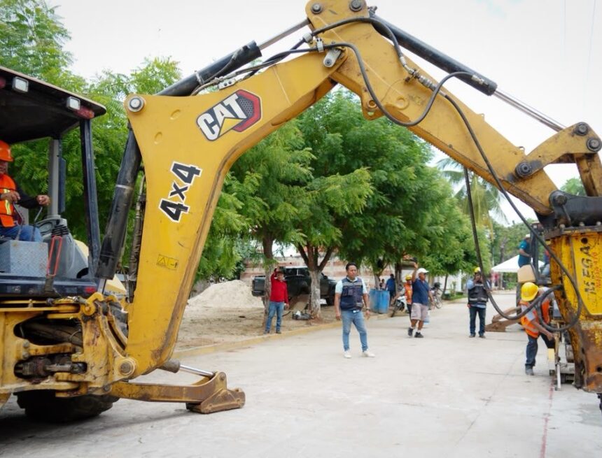 WhatsApp Image 2026-10-20 at 14.58.08 Más de 1,500 habitantes de Colotepec se beneficiarán con la rehabilitación del sistema de agua potable