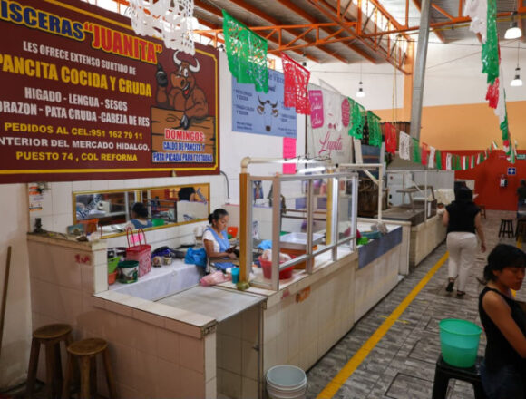 Cabildo aprueba actualización y regularización del padrón de mercados públicos